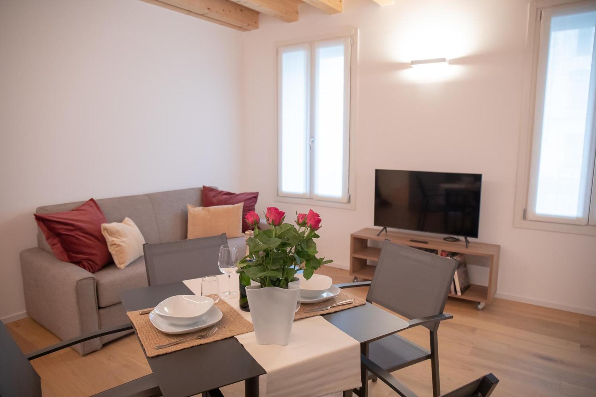 Amendola City View Apartments Suite Romantica Como Exterior photo