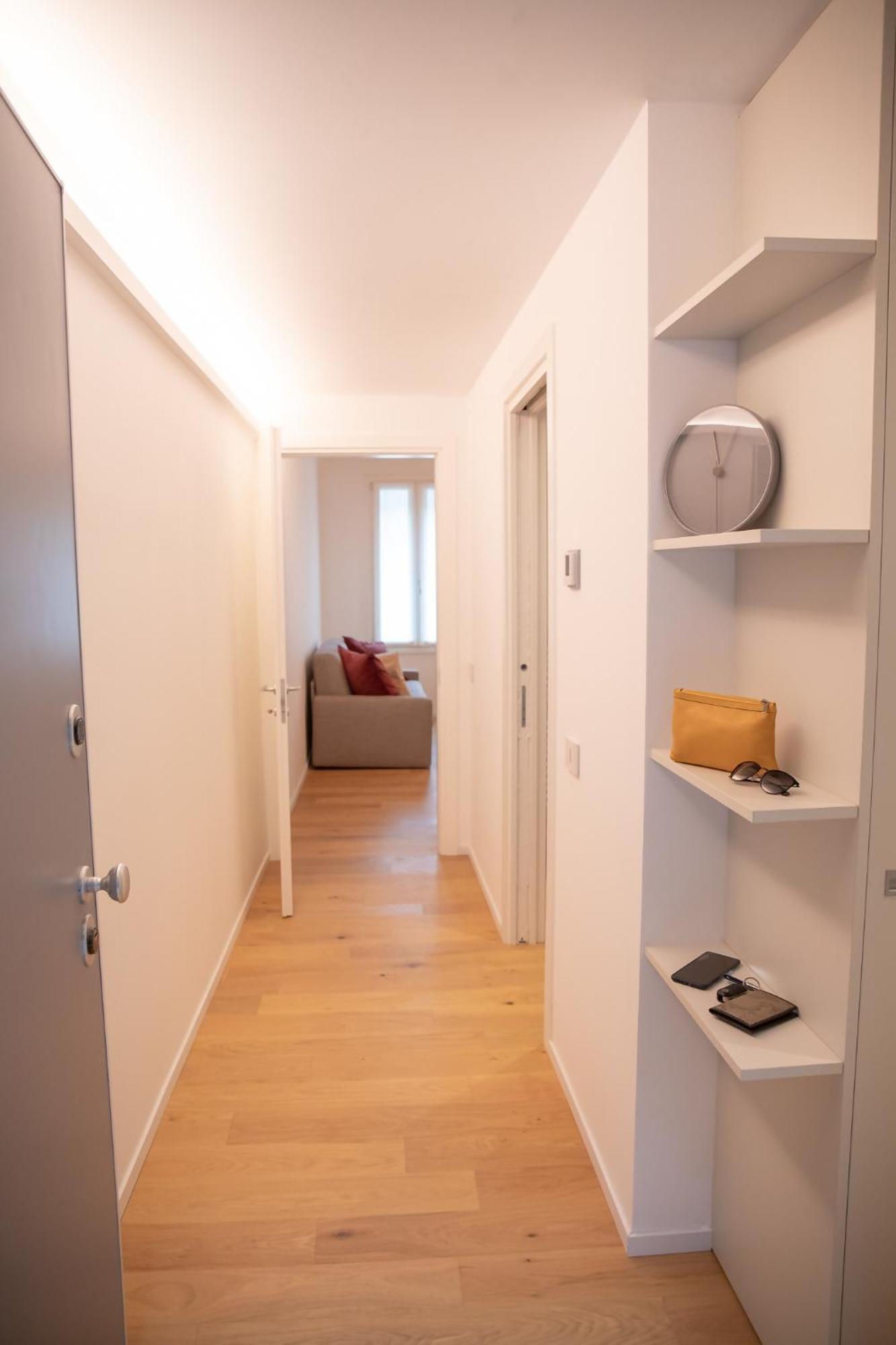 Romantic White Apartment - 5 Minutes From The Lake Como Exterior photo