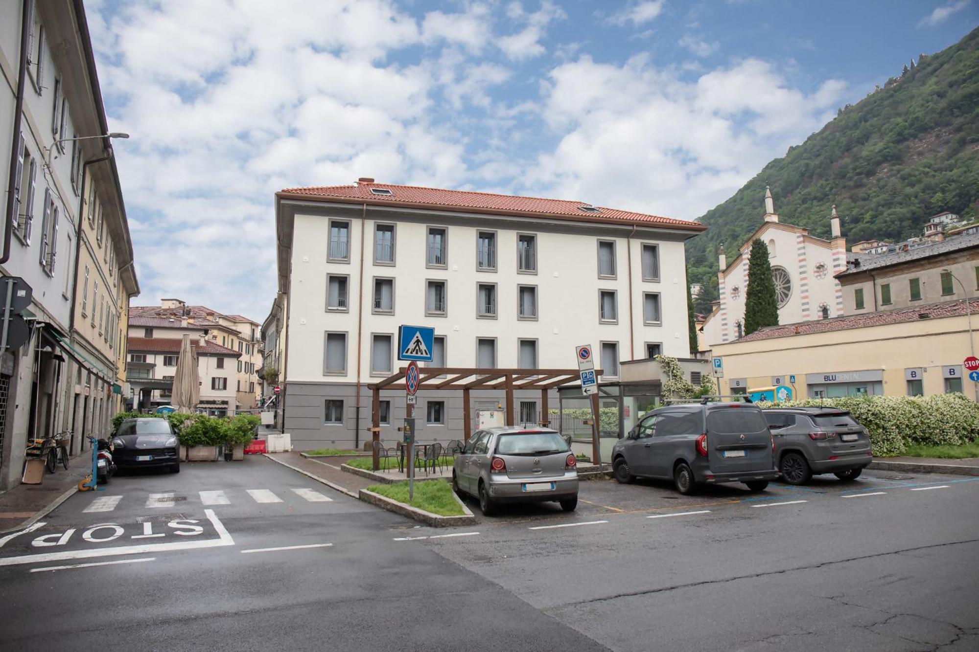 Romantic White Apartment - 5 Minutes From The Lake Como Exterior photo